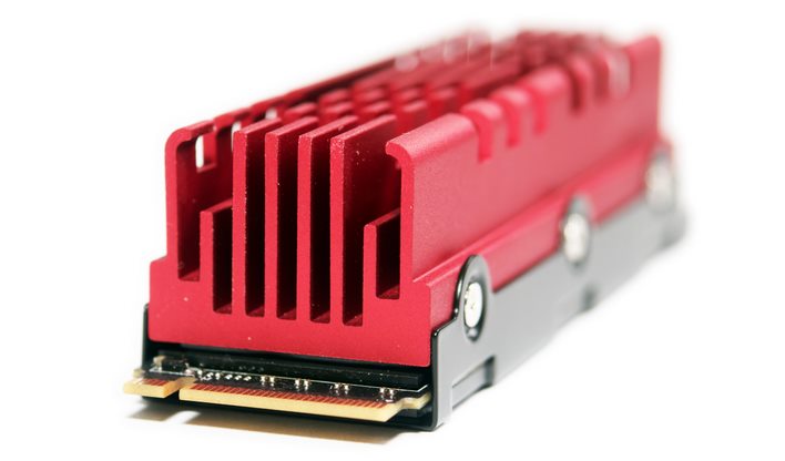 Phison E18 B47R front