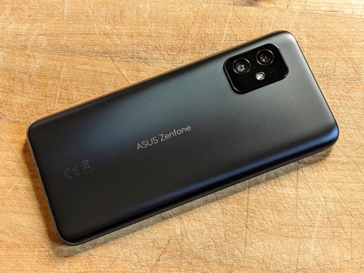 Asus Zenfone 10: a compact smartphone with compromises -   News