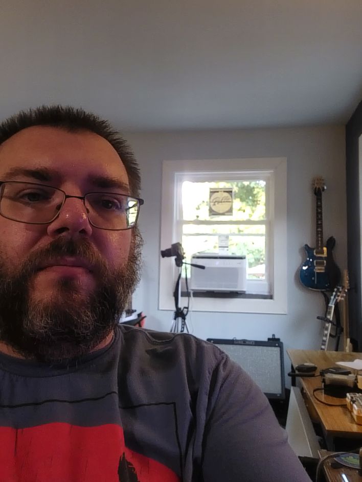 selfie camera main display