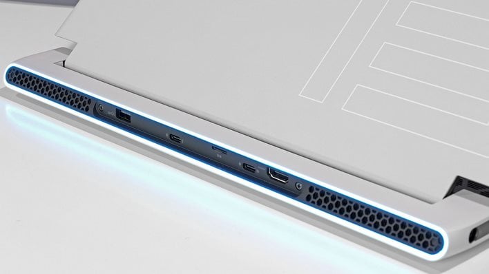 порты ввода-вывода на задней панели игрового ноутбука Alienware x15