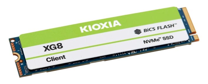 kioxia xg8 ssd angle 1