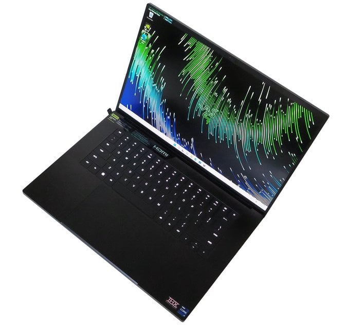 Razer Blade 16 (RTX 4090) review