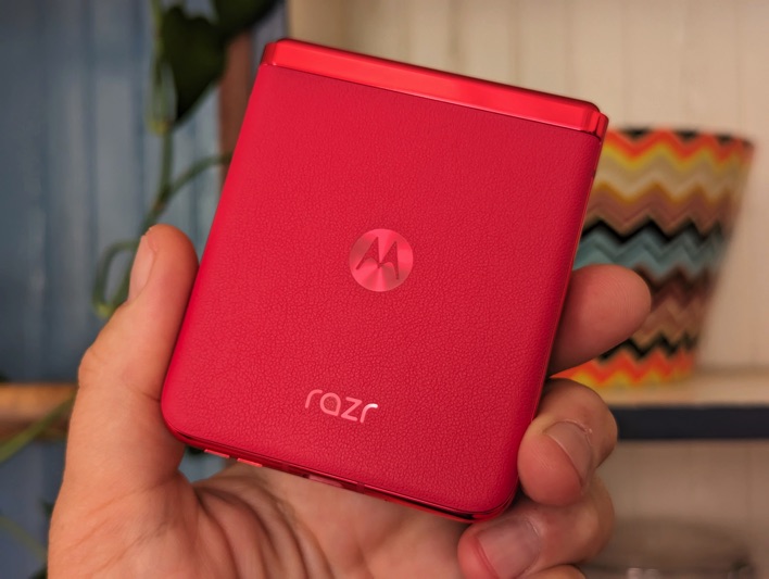 Moto Razr+ (2023) 18