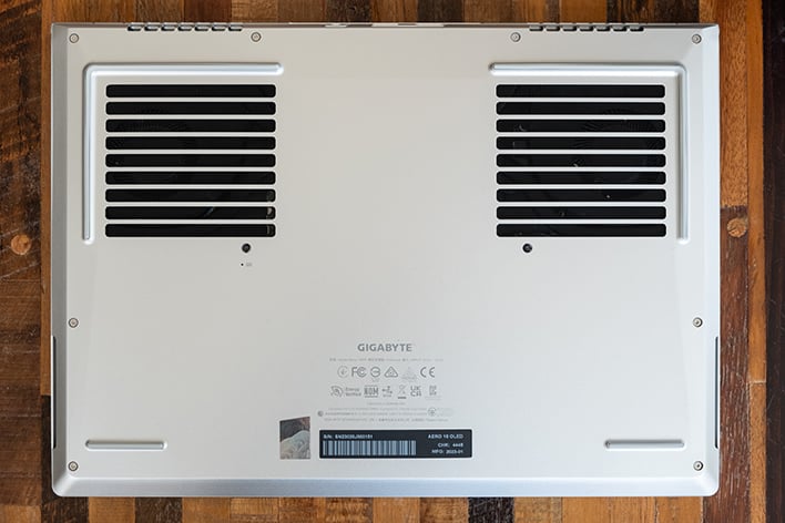 bottom view gigabyte aero 16 oled 2023