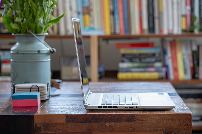 profile view gigabyte aero 16 oled 2023