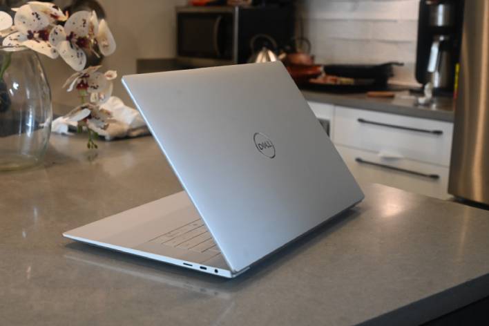 dell xps 16 の側面角度