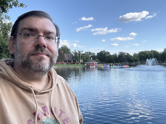 front facing camera iphone 16 pro