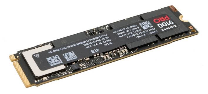 samsung ssd 9100 pro angle 2