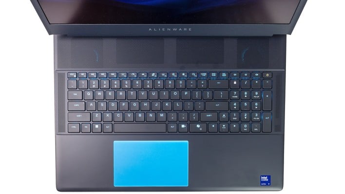 photo 18 keyboard alienware core ultra laptops