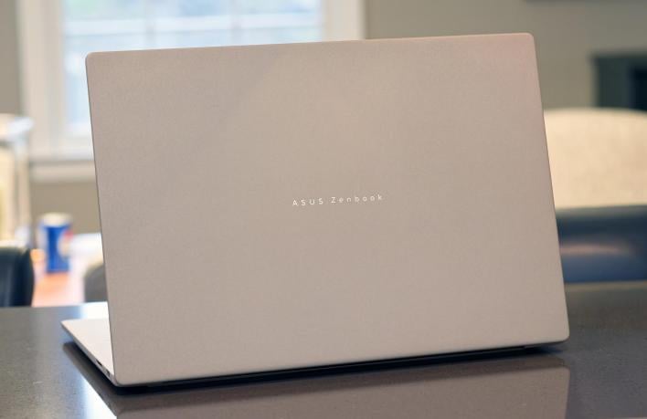 asus zenbook a16 snapdragon x2 lid