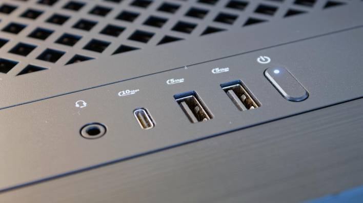 hp omen with ryzen and 5090 ports