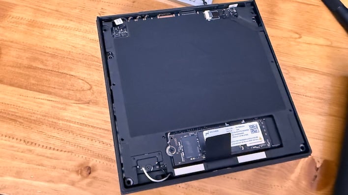 bottom uncovered amd ryzen ai halo