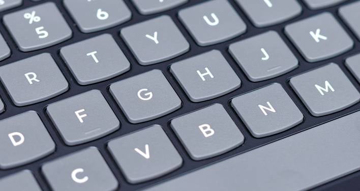 lenovo ideapad 3i with wildcat lake key texture