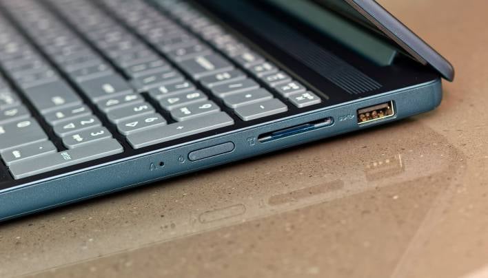 lenovo ideapad 3i with wildcat lake ports r