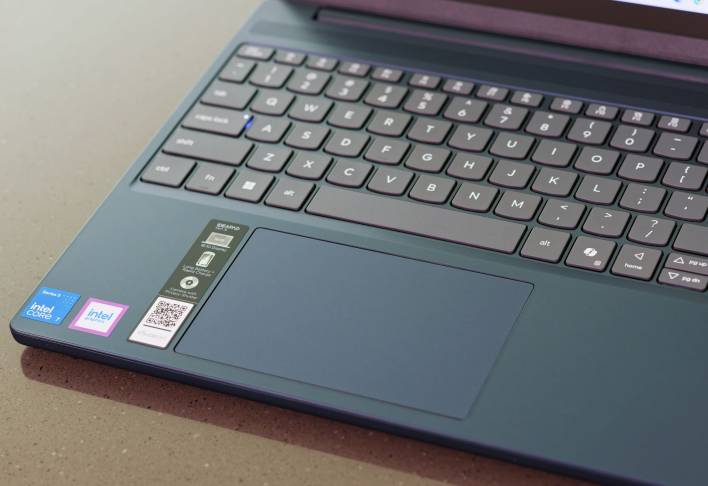 lenovo ideapad 3i with wildcat lake touchpad
