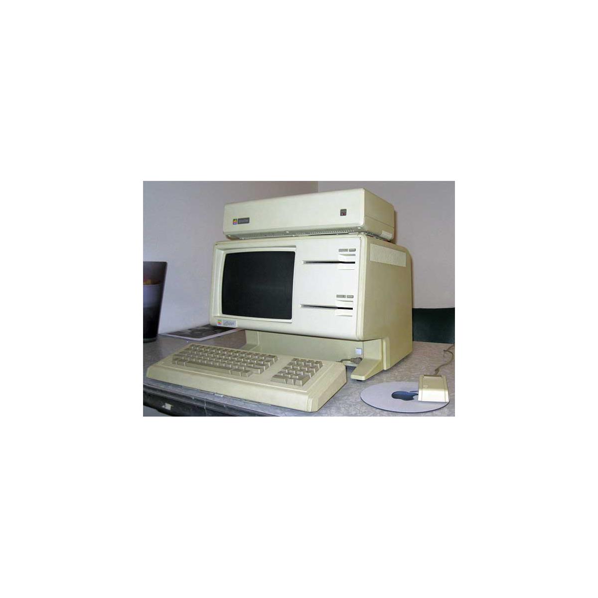 Apple Lisa ジャンク品 Fully Functional Apple Lisa 1 Computer Lands on eBay With
