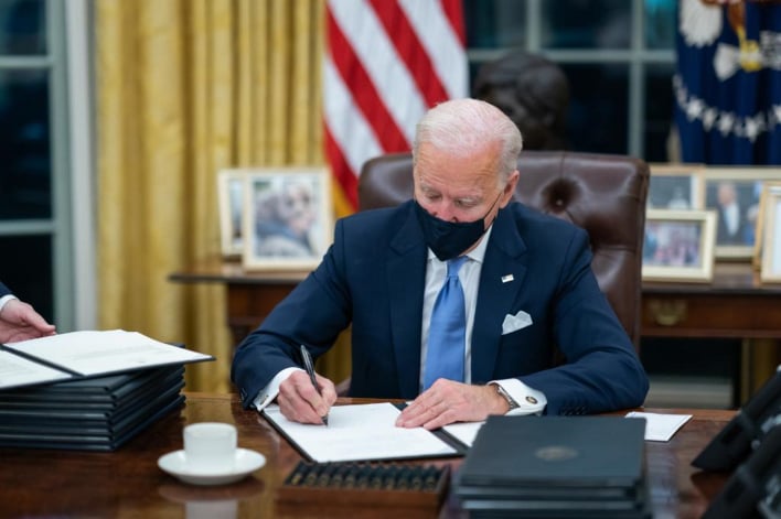 president biden signs executive order to secure semiconductor supply chains