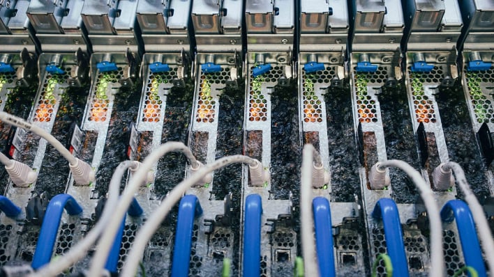 microsoft submerges servers to test new cooling system