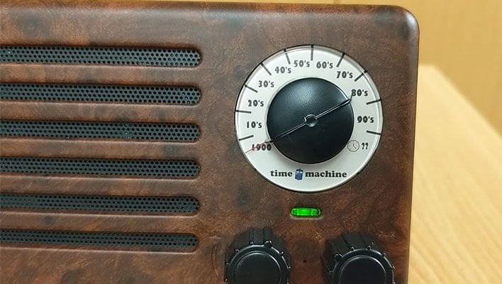 Raspberry Pi Time Machine Radio