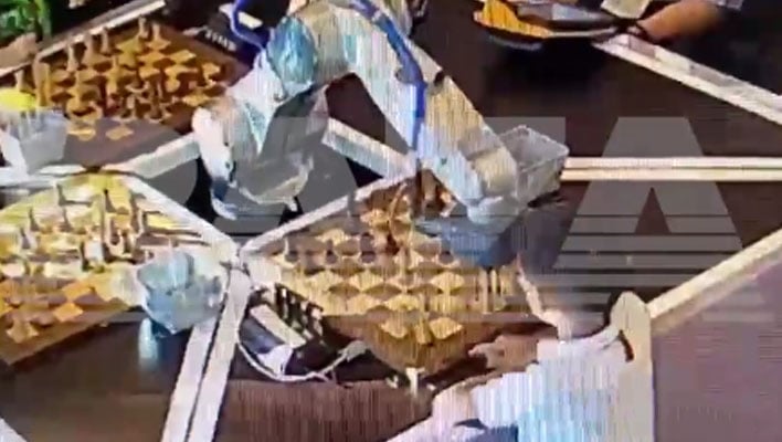 Russian chess robot