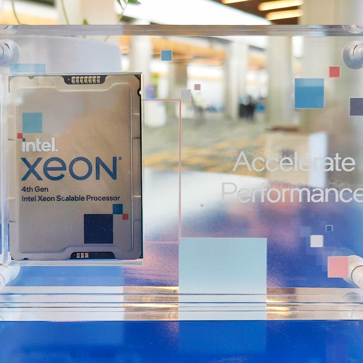 Live Intel 4th Gen Xeon Benchmarks: Sapphire Rapids Accelerators Revealed |  HotHardware