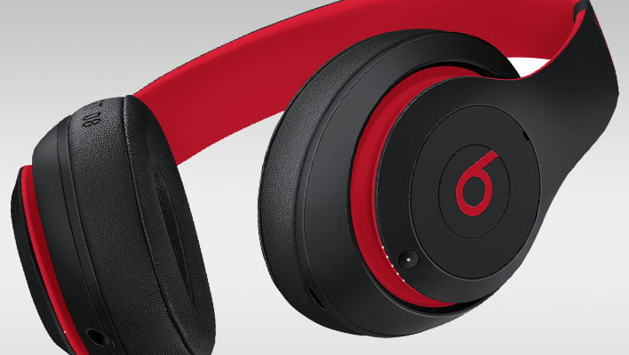 Beats Studio3 Deviant Red on a gray gradient background.