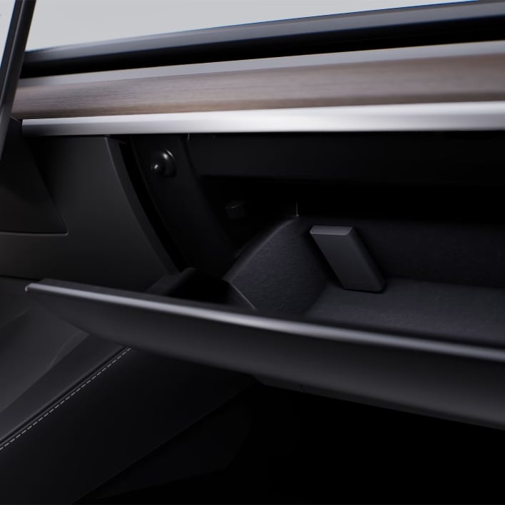 Tesla%20SSD%20Glovebox