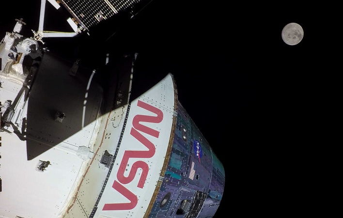 nasa artemis one moon