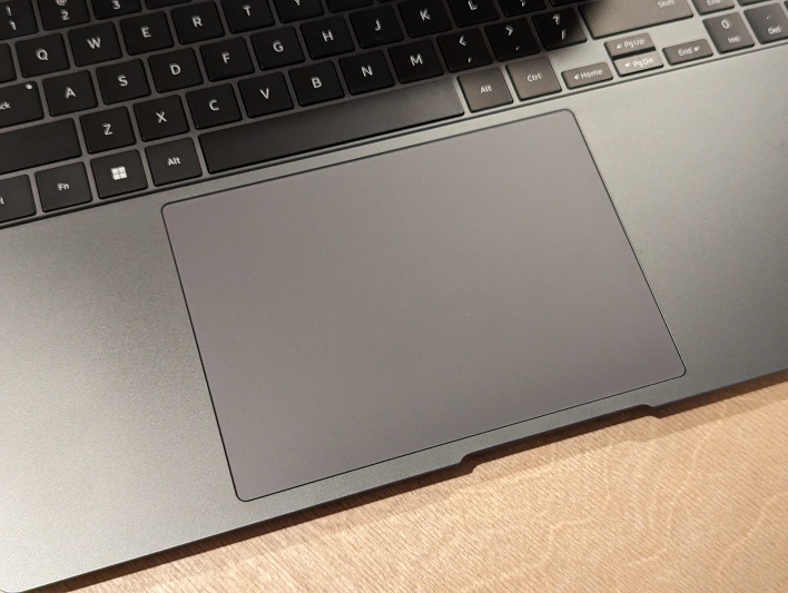 16 Pro trackpad images