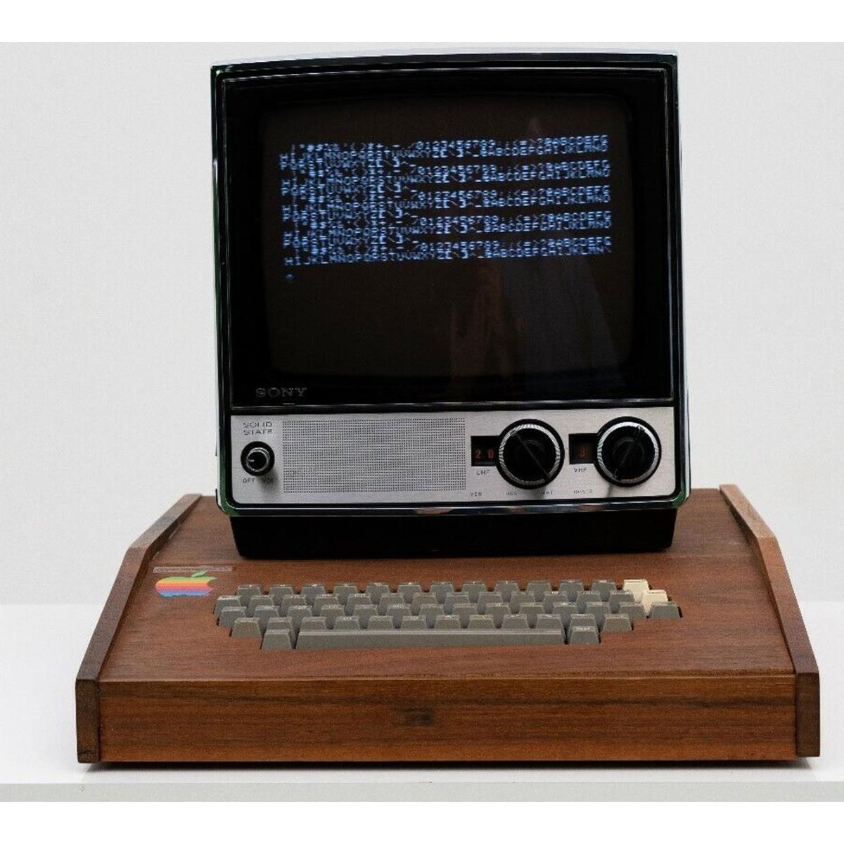 Ultra-Rare Apple 1 Built By Wozniak And Jobs Hits Auction For A 