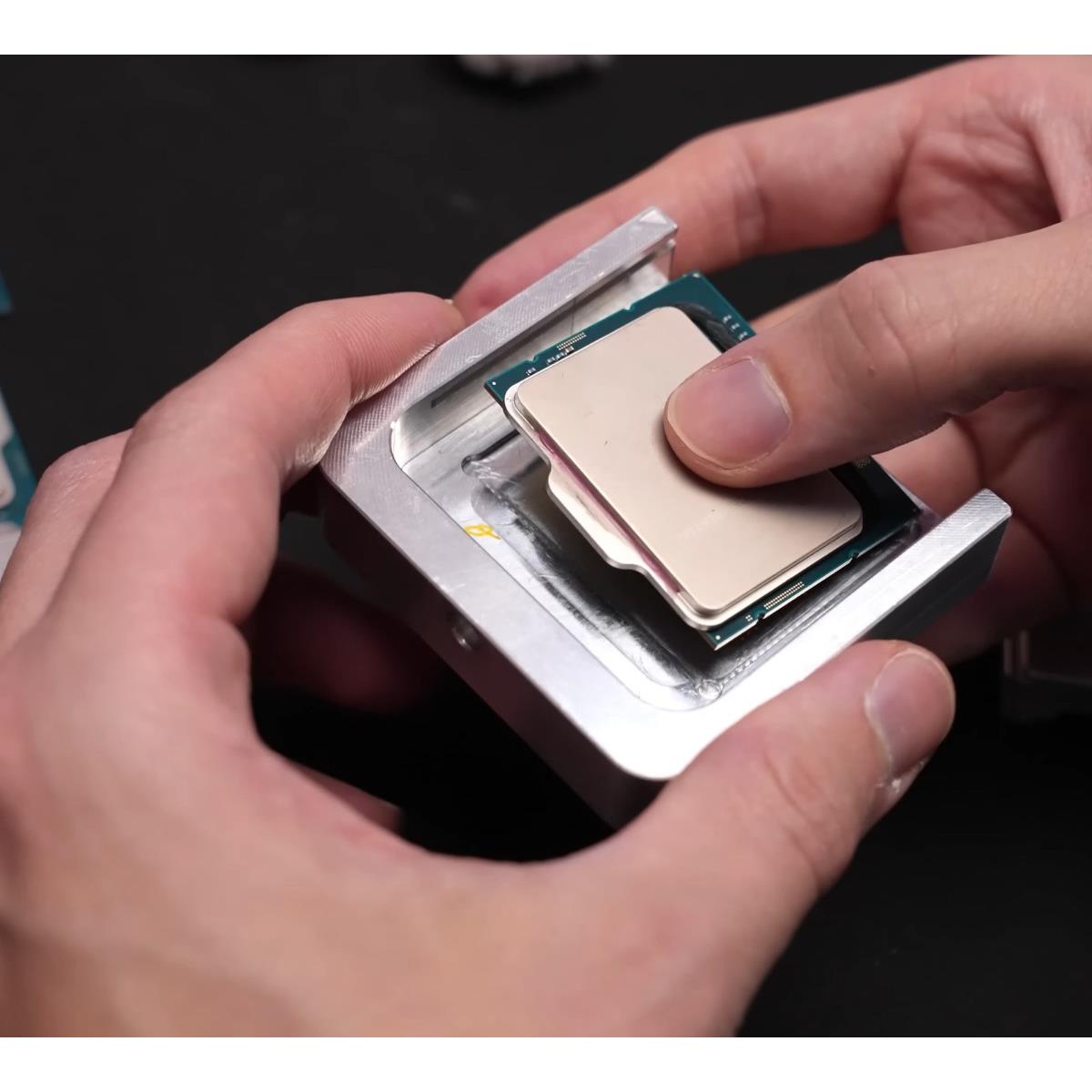 Intel Core i9-14900K delidding lowers CPU temperature by 12°C 