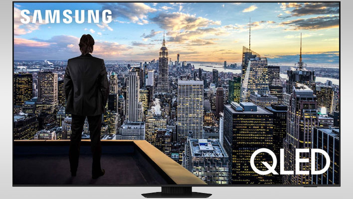 Telewizor Samsung Q80C na szarym, gradientowym tle.