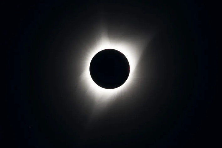 immagine dell'eclissi solare stan honda