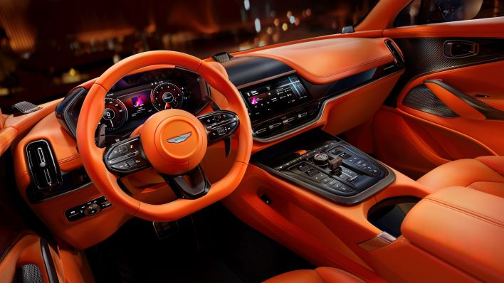 Aston Martin DBX707 1