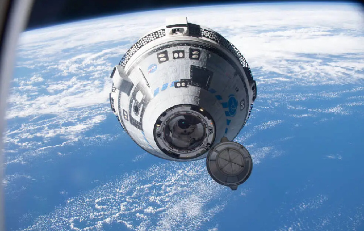 boeing starliner approaching iss