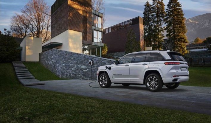 GrandCherokee 4xe%20(2)