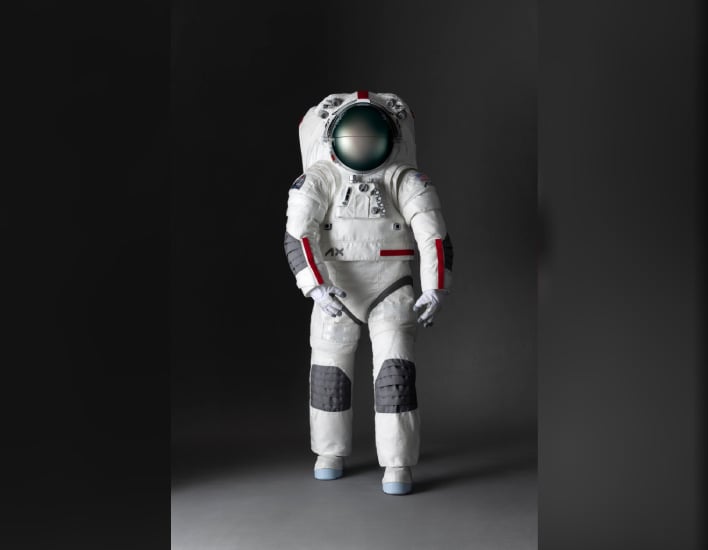 Axiom Space Partners With Prada For Swank New Nasa Lunar Spacesuits Hothardware 0957