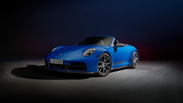 2025 Porsche 911 Carrera T Gets A 6-Speed Manual And A New Convertible Trim Option