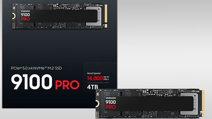 Samsung 9100 Pro SSD à côté de son emballage de vente au détail.