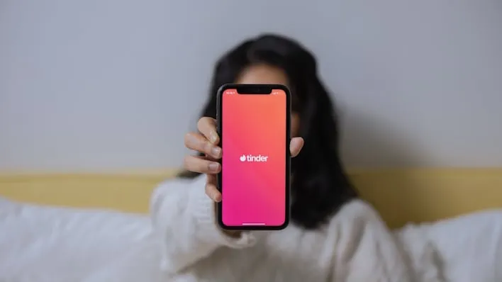 Tinder's Mandatory Face Scan Feature Comes To The US To Fight Fake ...