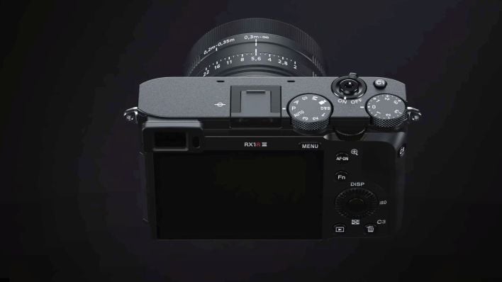 sony rx1r iii rear1