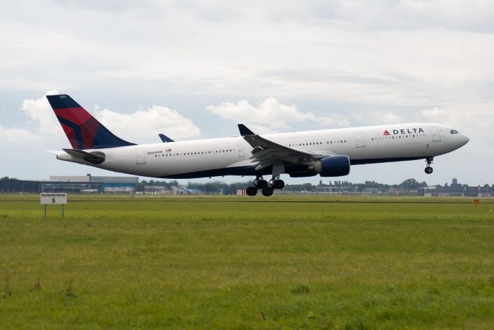 plane delta