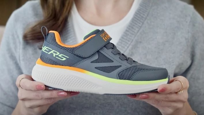 skechers hand1