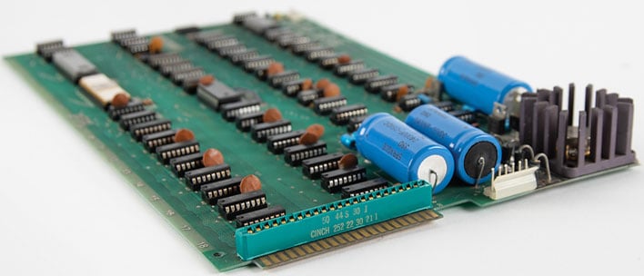 Ultra-Rare Apple-1 In Wooden Byte Shop Case Valued At $300K Is Up For Auction
