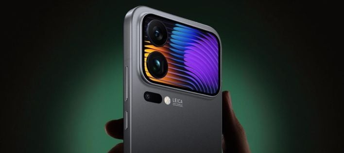 xiaomi 17 pro back panel revealing secondary display1