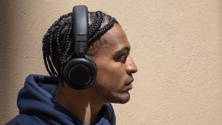 TDM Neo Shape-Shifting Headphones Double As A Portable Boombox