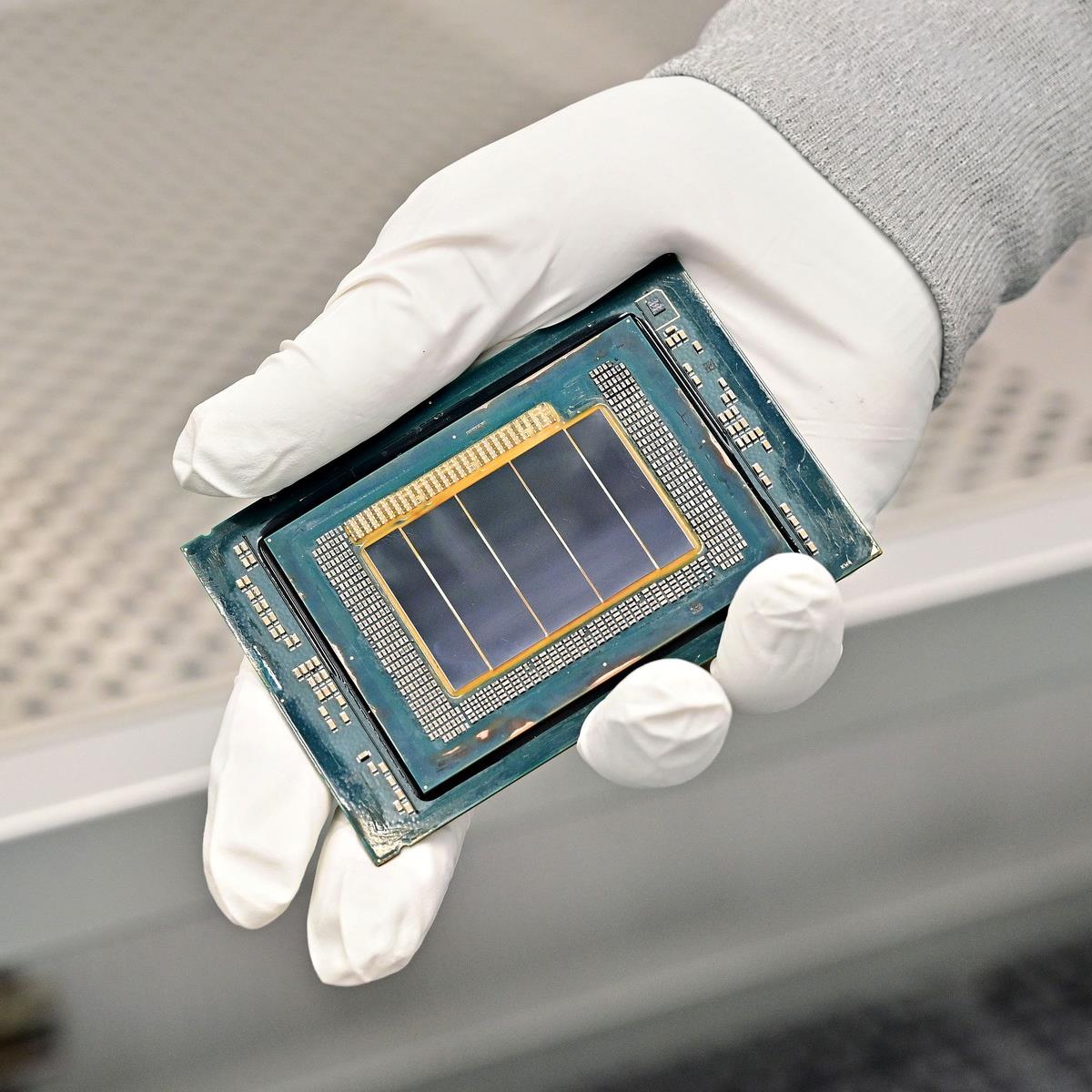 Intel 18A Xeon 6+ Clearwater Forest CPUs Debut With Up To 288
