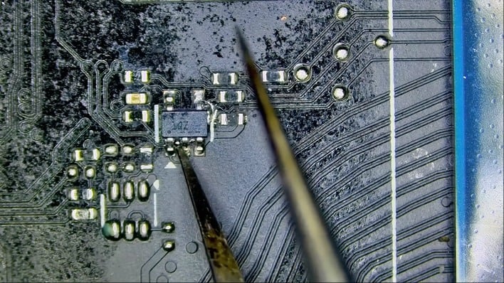 liquid metal under component