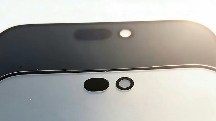 iphone 18 pro smaller dynamic island body