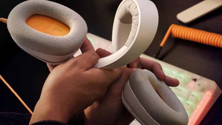 Glorious GHS Eternal headset twisted like a pretzel.